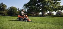 Laden Sie das Bild in den Galerie-Viewer, Husqvarna Profi-Frontmäher R 214TC inkl. Mähdeck Combi 94