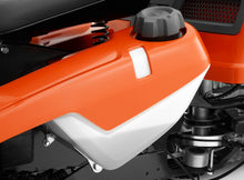 Laden Sie das Bild in den Galerie-Viewer, Husqvarna Profi-Frontmäher R 316TX - Grundgerät ohne Mähwerk