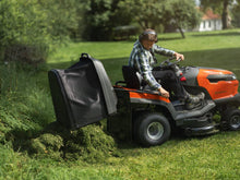 Laden Sie das Bild in den Galerie-Viewer, Husqvarna Rasentraktor TC 220T