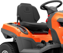 Laden Sie das Bild in den Galerie-Viewer, Husqvarna Rasentraktor TS 217T