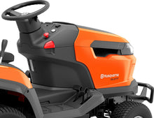 Laden Sie das Bild in den Galerie-Viewer, Husqvarna Rasentraktor TS 217T