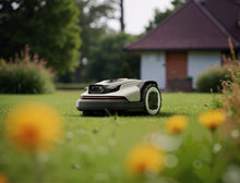 Laden Sie das Bild in den Galerie-Viewer, Roborock kabelloser Mähroboter RockNeo Q105 - für kleine Rasenflächen