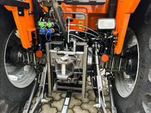 Laden Sie das Bild in den Galerie-Viewer, Tafe Allrad-Universalschlepper 7515 GE Grundmaschine mit AS-Bereifung